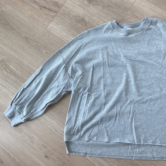 Oversized Striped Top - Picture 2 of 4